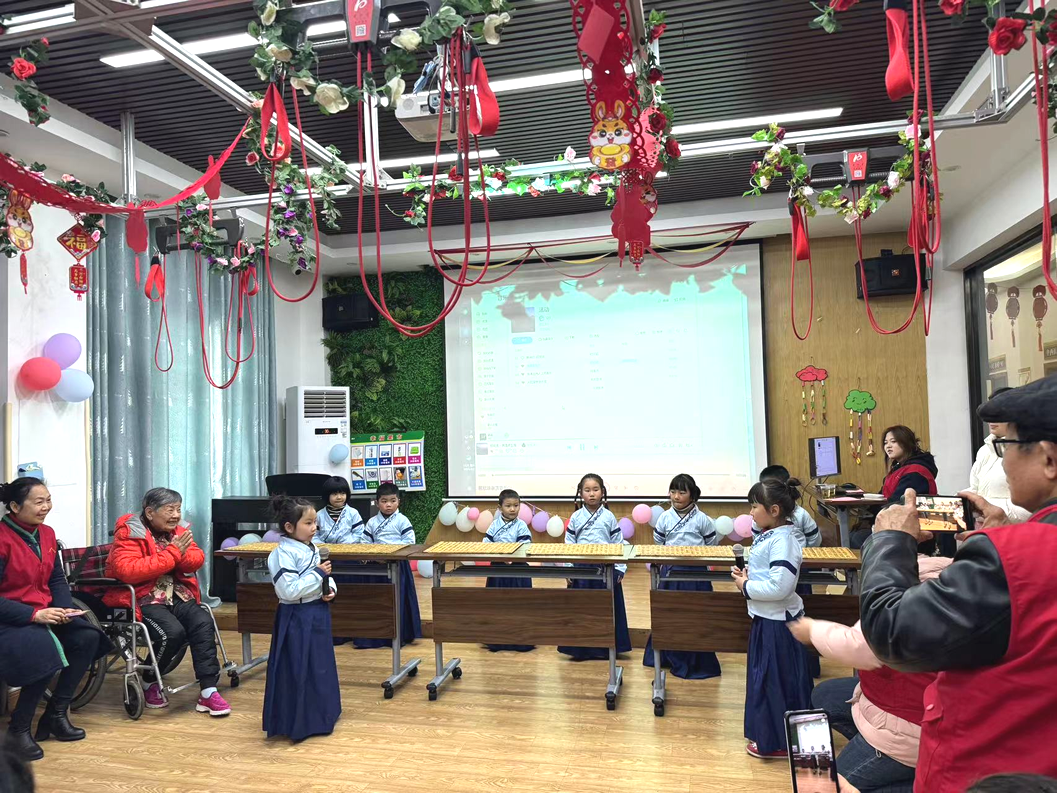 慧凡幼兒園小朋友們的精彩表演