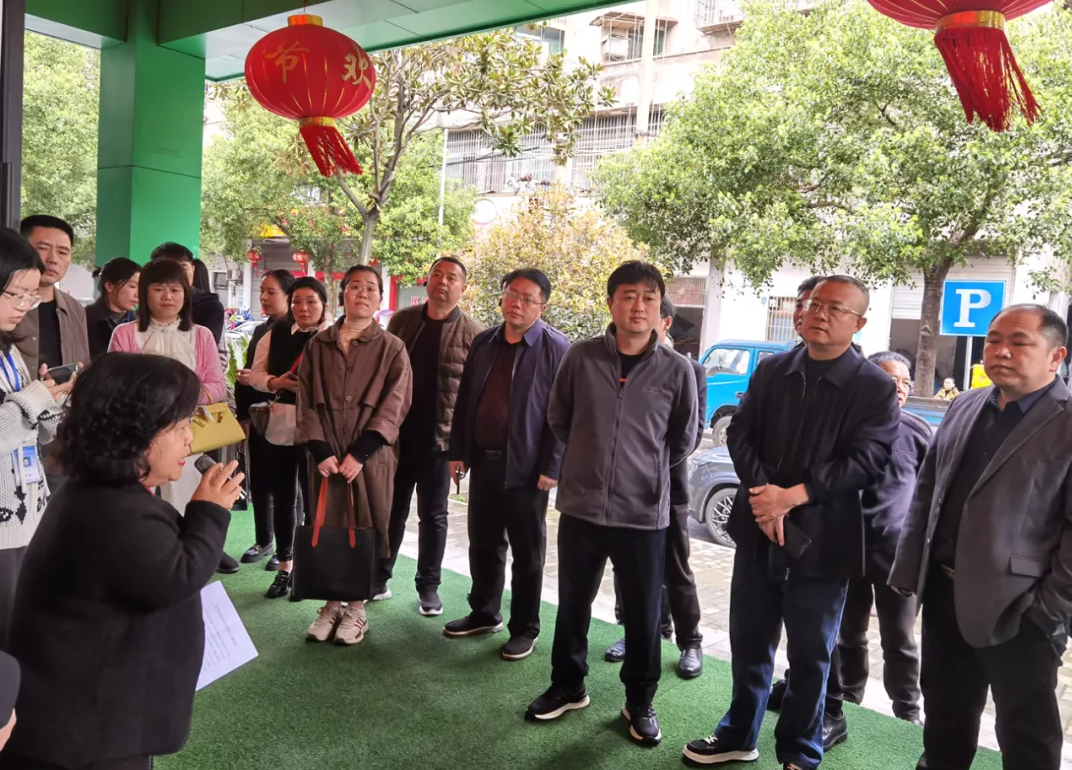 全省14個市州民政局分管領(lǐng)導(dǎo)、養(yǎng)老服務(wù)科科長、縣市區(qū)民政局分管副局長等100余人